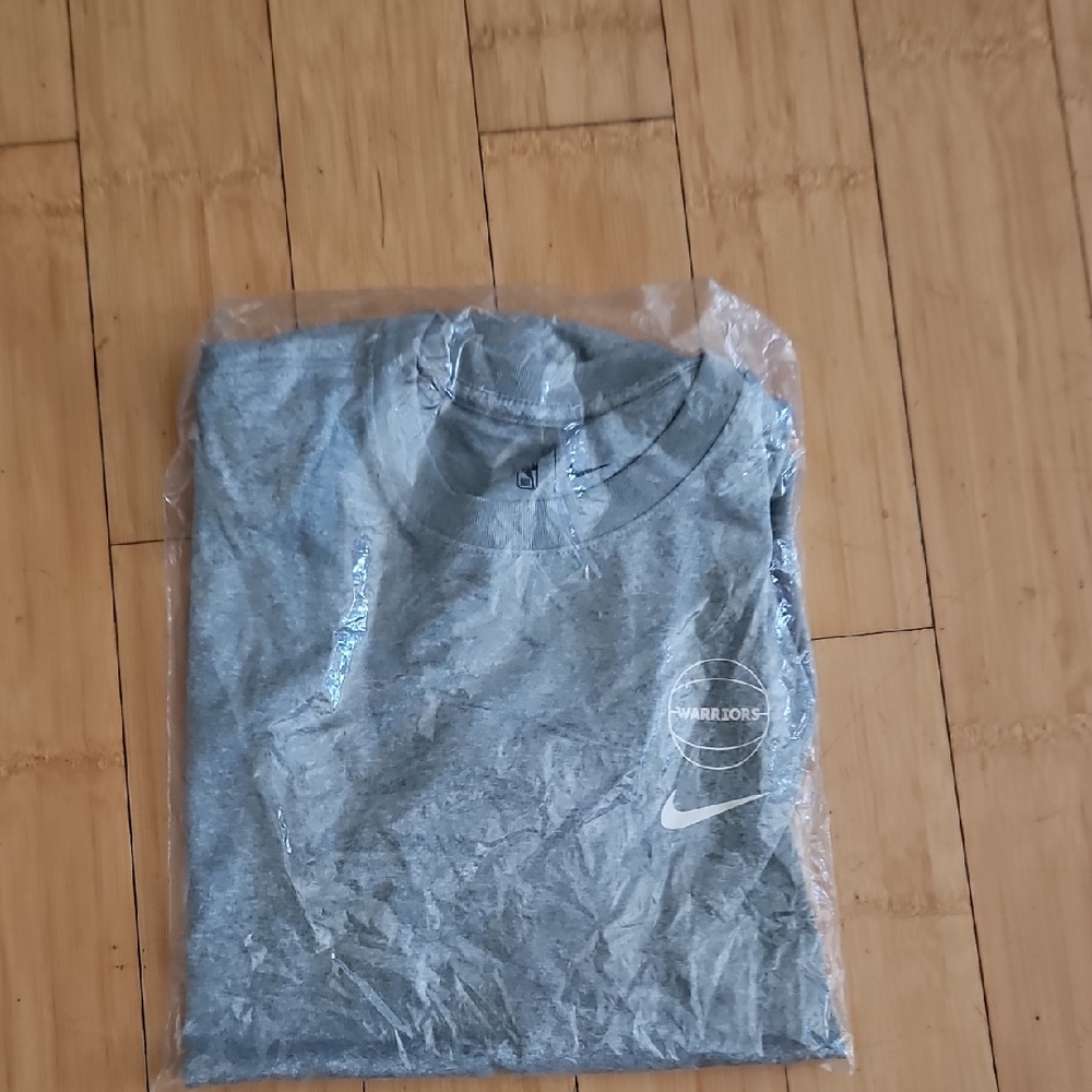 Nike Short Sleeve DRI FIT workout Shirt